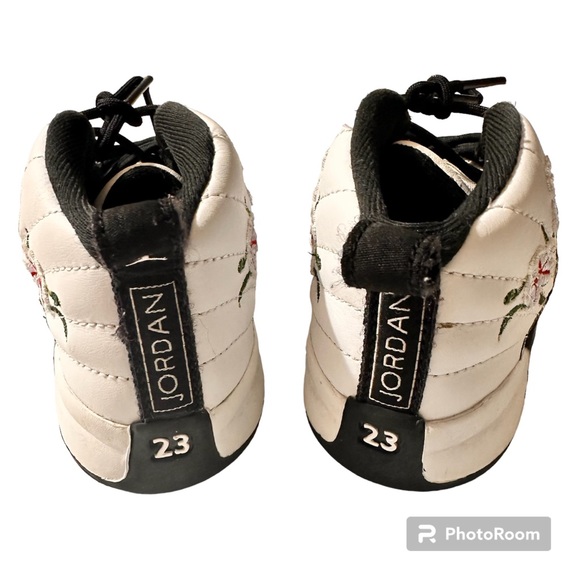 NIKE AIR JORDAN Toddler Unisex Floral Black White Sneakers RN6955-100 Size 9C - Picture 5 of 8